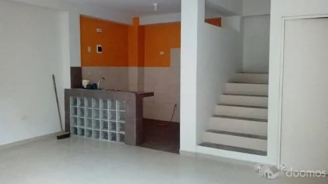 alquilo lindo dpto de 3 pisos en quinta - Breña — foto 2
