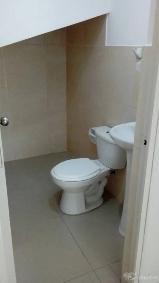 alquilo lindo dpto de 3 pisos en quinta - Breña — foto 5