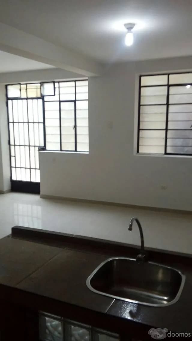 alquilo lindo dpto de 3 pisos en quinta - Breña — foto 6