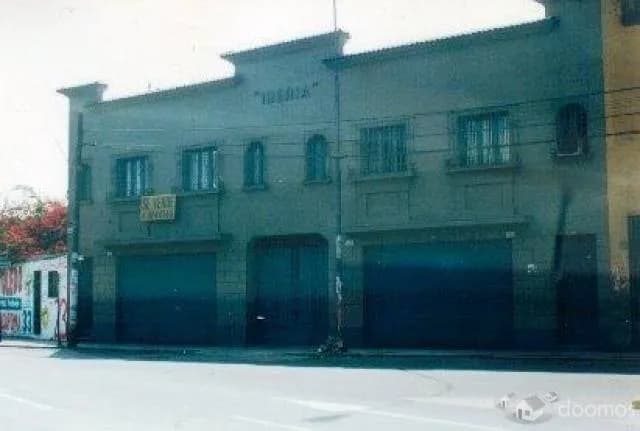 LOCAL COMERCIAL FRENTE A LA SALLE — foto 1