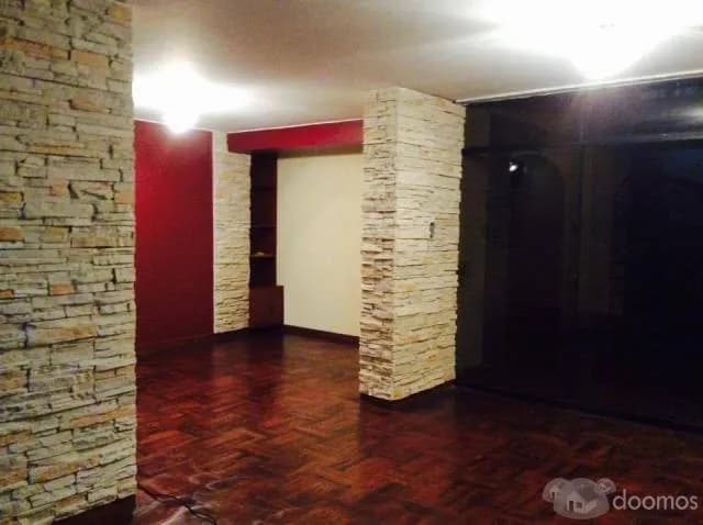 ALQUILO CASA DE TRES PISOS PARA OFICINAS O CONSULTORIOS — foto 2