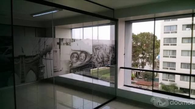 ALQUILER DE OFICINA EN CENTRO EMPRESARIAL EL BOSQUE, SAN ISIDRO — foto 7