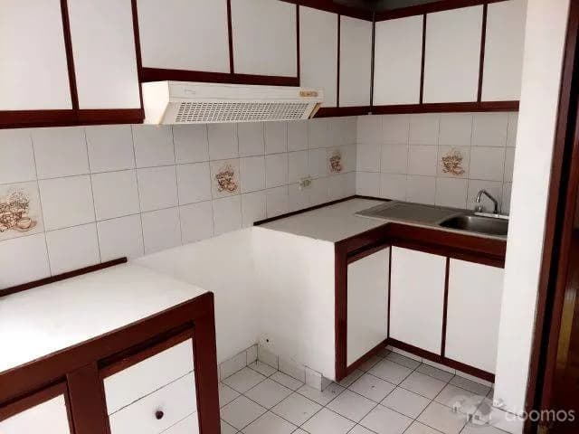 ALQUILO LINDO DPTO DE 110M2 3DORMS 2DO PISO U/HIGUERETA — foto 6