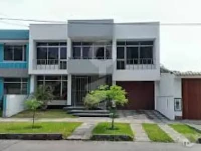 Venta de Acciones y derechos de casa,54. 5% de acciones y derechos de casa, venden 2 de 3 propietarios.