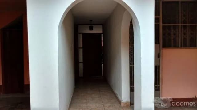 Venta Casa Ideal Personas con Negocio - Los Olivos — foto 1