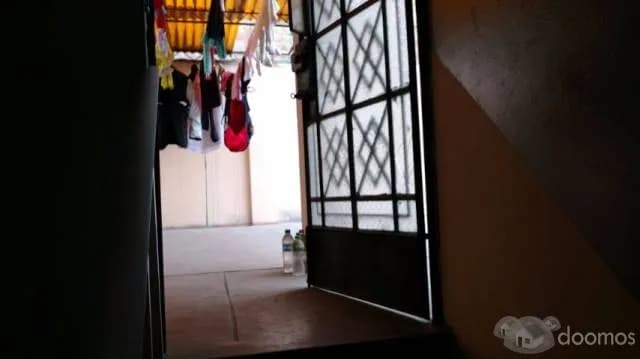 Venta Casa Ideal Personas con Negocio - Los Olivos — foto 8