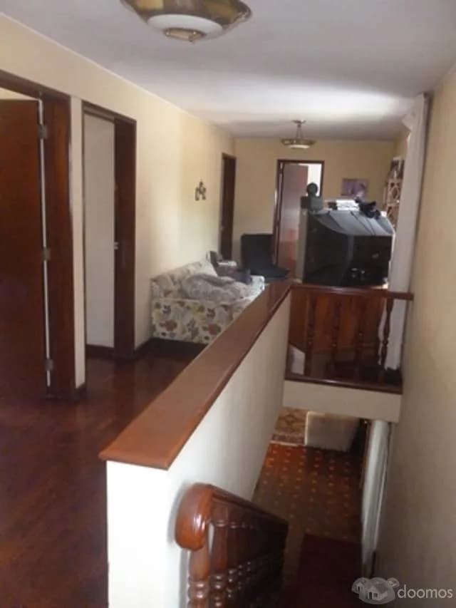 VENDO HERMOSA CASA FRENTE A PARQUE — foto 9