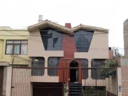 VENDO AMPLIA CASA EN SAN MIGUEL
