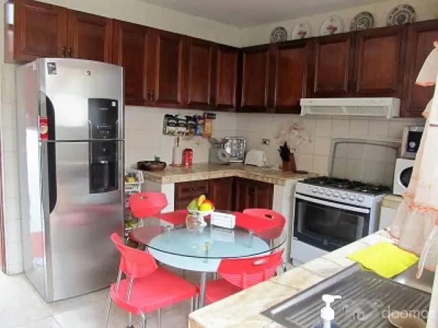VENDO AMPLIA CASA EN SAN MIGUEL — foto 8