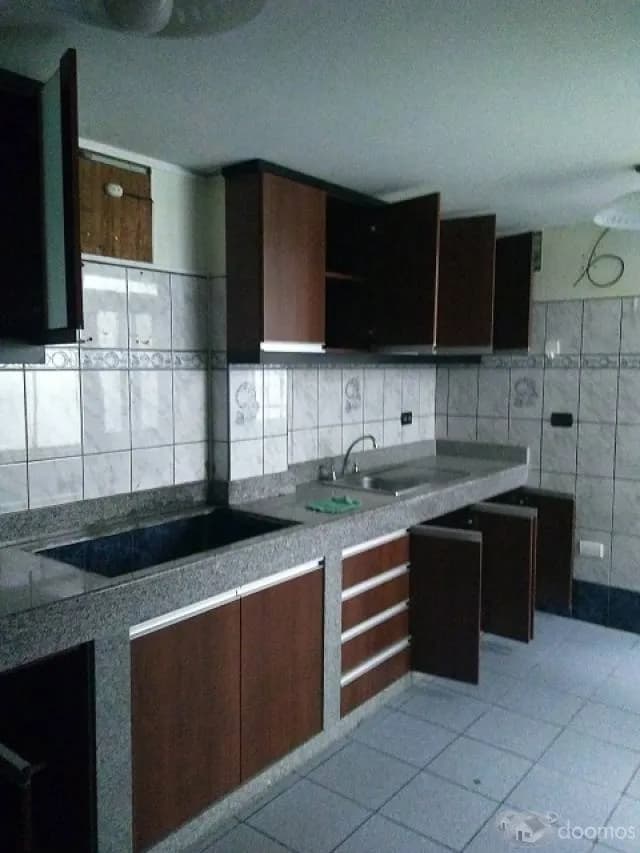 REMATO CASA  3 PISOS SURCO — foto 1