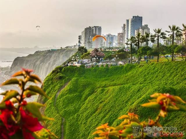 MIRAFLORES (PARQUE EL FARO – MALECON CISNEROS) — foto 1