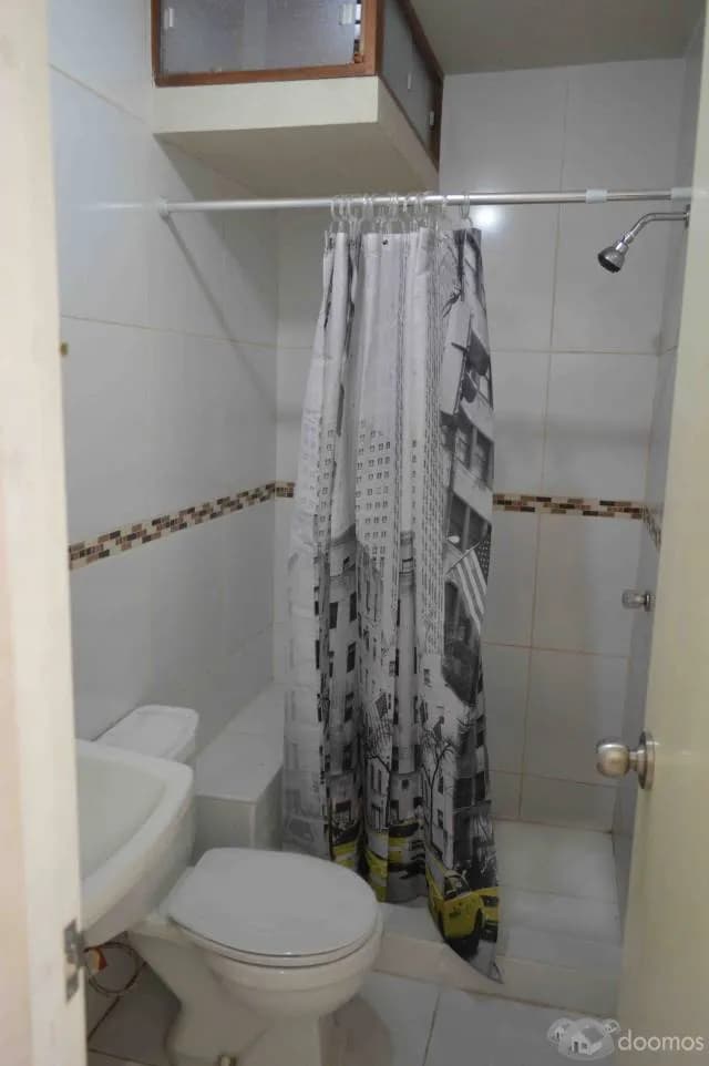 Alquiler Tienda comercial de estreno — foto 1