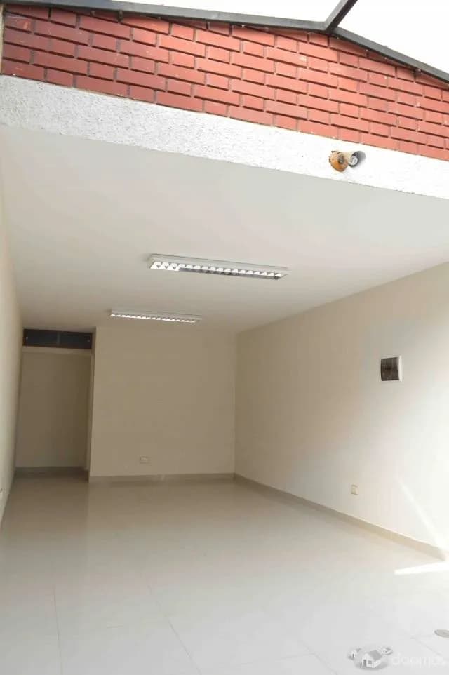 Alquiler Tienda comercial de estreno — foto 8
