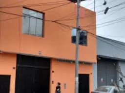 OCASIÓN VENTA LOCAL COMERCIAL/INDUSTRIAL Y DPTOS.