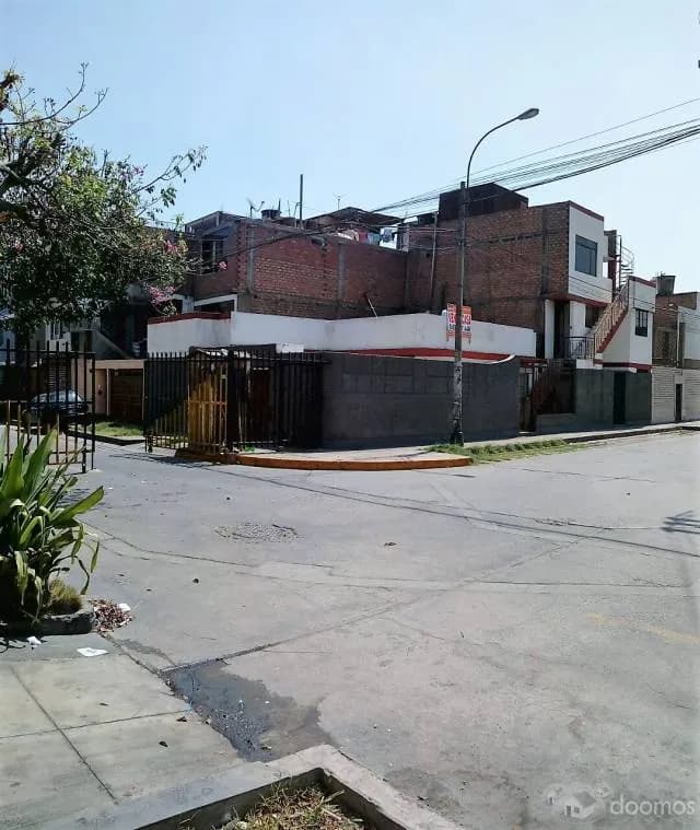 VENTA DE CASA EN LOS OLIVOS — foto 4