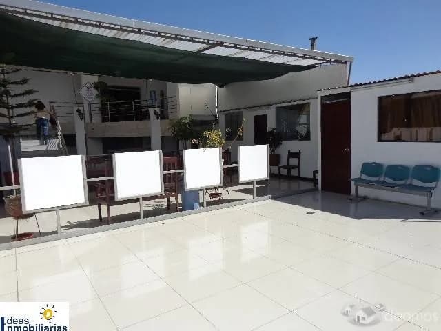 VENDO AMPLIA CASONA EN EL CENTRO DE LA CIUDAD — foto 2