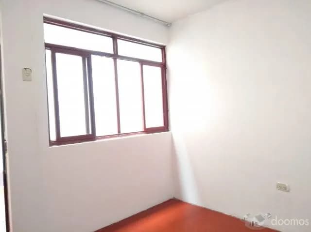 ALQUILO DEPARTAMENTO PRIMER PISO CON COCHERA EN VENTANILLA — foto 6