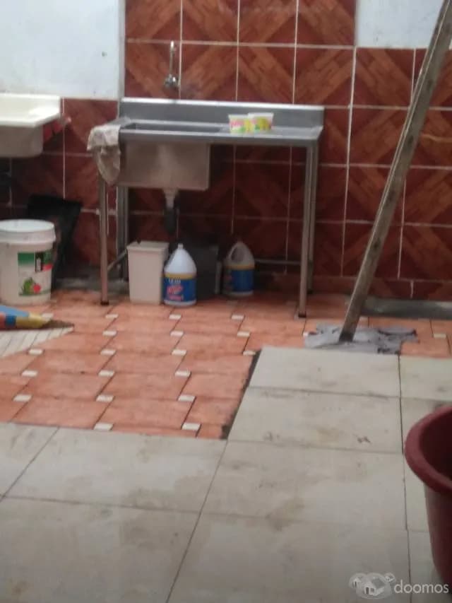 alquilo tienda de 80 metros — foto 3