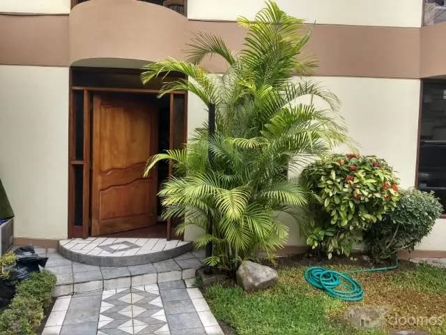 VENDO LINDA CASA EN SURCO — foto 2