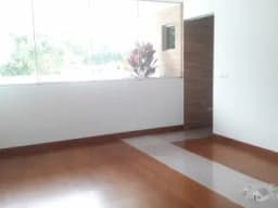 DEPARTAMENTO FRENTE A PARQUE EN SURCO