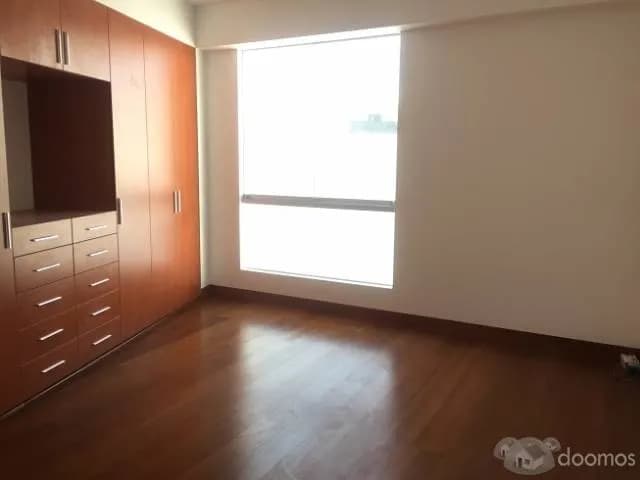 DEPARTAMENTO FRENTE A PARQUE EN SURCO — foto 1