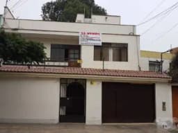 CASA EN VENTA 2 PISOS MÁS AZOTEA