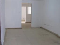 ALQUILER DEPARTAMENTO CERCA A GAMARRA  LA VICTORIA PRIMER PISO PUERTA CALLE  966760323