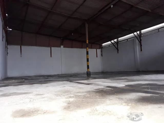 LOCAL INDUSTRIAL EN ALQUILER DE 280M2 — foto 2