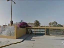 Vendo casa de 3 pisos a 2 cuadras del hospital Regional de Huacho