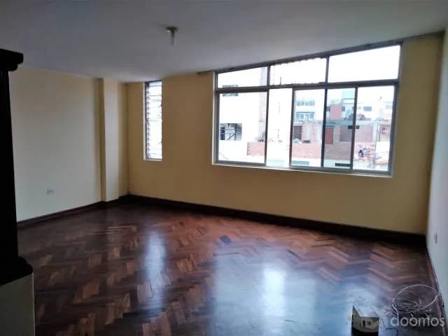 ALQUILO AMPLIO DEPARTAMENTO — foto 2