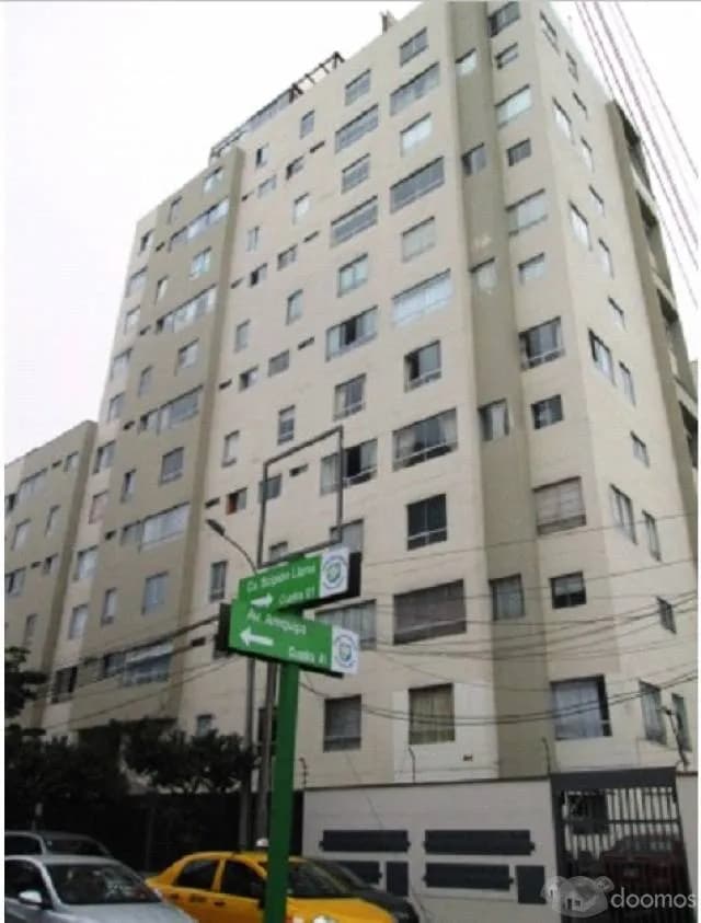 Duplex con terraza y cochera en Miraflores — foto 3