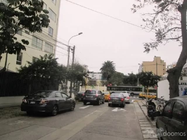 Duplex con terraza y cochera en Miraflores — foto 6