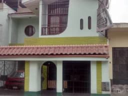 VENDO LINDA CASA