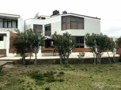 Hermosa casa de playa en Urbanización Privada