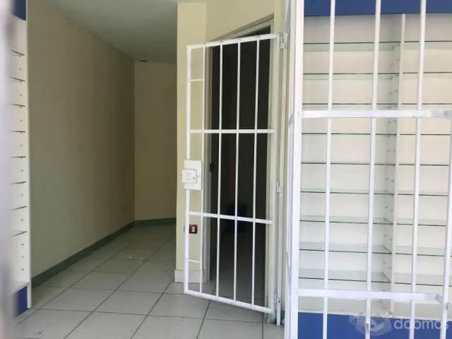 VENDO CASA DE 4 PISOS CON LOCAL COMERCIAL — foto 3
