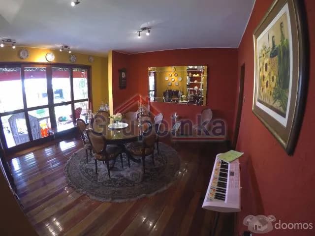 CASA CON AMPLIO JARDÍN SOL DE LA MOLINA SEIS DORMITORIOS CINCO COCHERAS — foto 2