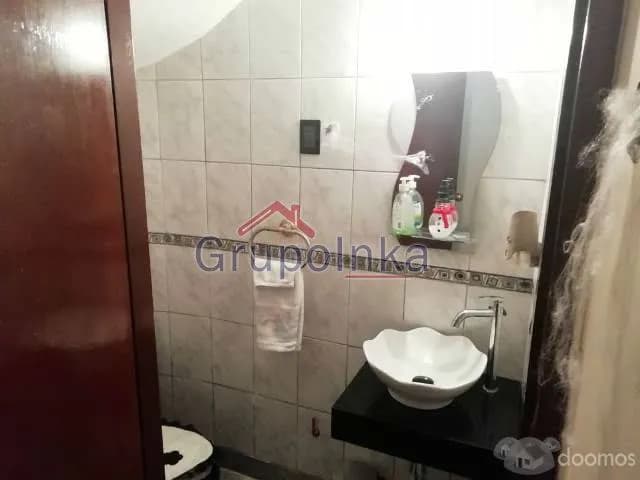 CASA CONSERVADA EN ZONA RESIDENCIAL DE URB. VALLE HERMOSO - SURCO — foto 6