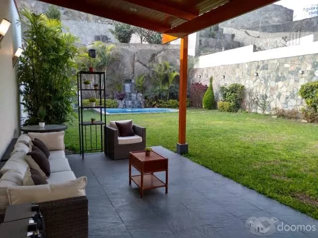 ALQUILER DE BELLO JARDIN CON PISCINA Y CASCADA — foto 1