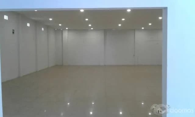 Alquilo Local Comercial excelente ubicaciòn para oficinas — foto 3