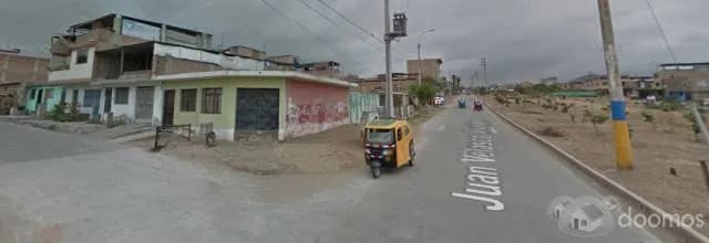 Venta de Casa en Esquina en Avenida Juan Velazco Alvarado — foto 2
