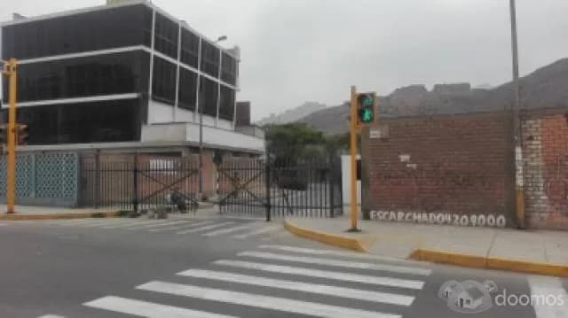 Venta de casa de 3 pisos 160 m2 Ate Vitarte — foto 1