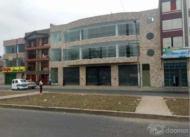 Gran local comercial en alquiler — foto 2