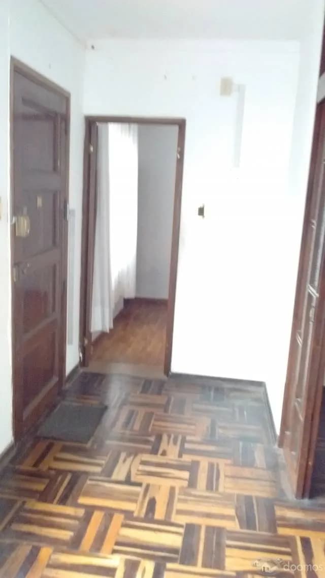 OFICINA A PUERTA CERRADA — foto 2
