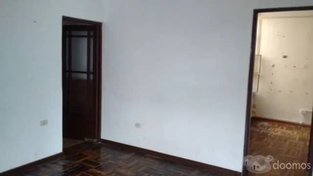 OFICINA A PUERTA CERRADA — foto 4