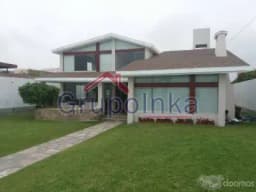 CASA CON FINOS ACABADOS EN ZONA EXCLUSIVA DE VILLA ENCANTADA - CHORRILLOS