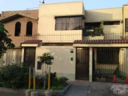 Hermosa y Funcional Casa en Venta, Urb. La Capilla La Molina, Lima