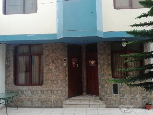 CASA EN CONDOMINIO EN EL GOLF. 4 PISOS. PRECIO DE OCASIÓN. — foto 1