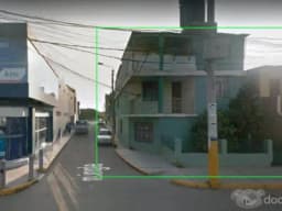 Inmueble de 3 Pisos en Zona Comercial