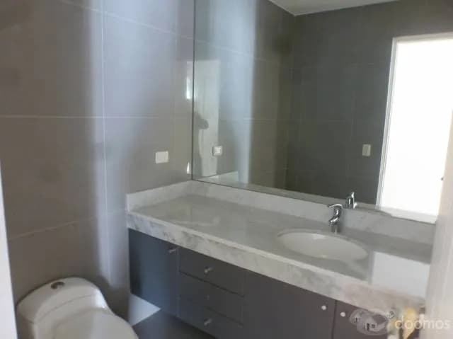 Alquiler San Isidro Dpto. 3 Dorm., Balcón - US $2,200 — foto 14