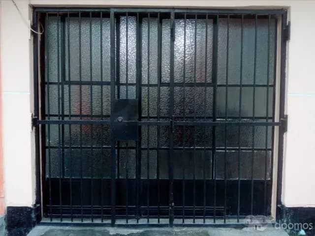 ALQUILO LOCAL COMERCIAL EN AV LAS PALMERAS CDRA 48 — foto 1
